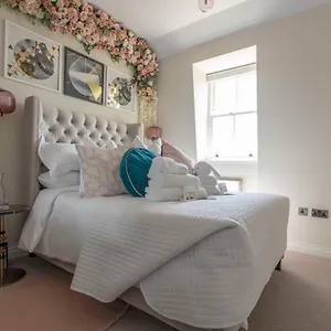new-for-2o2o-hope-place-bath-1-bedroom-luxury-city.tophotelsbath.com/