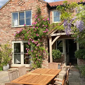 Apartment The Old Post Office Pretty Village 20min From, York